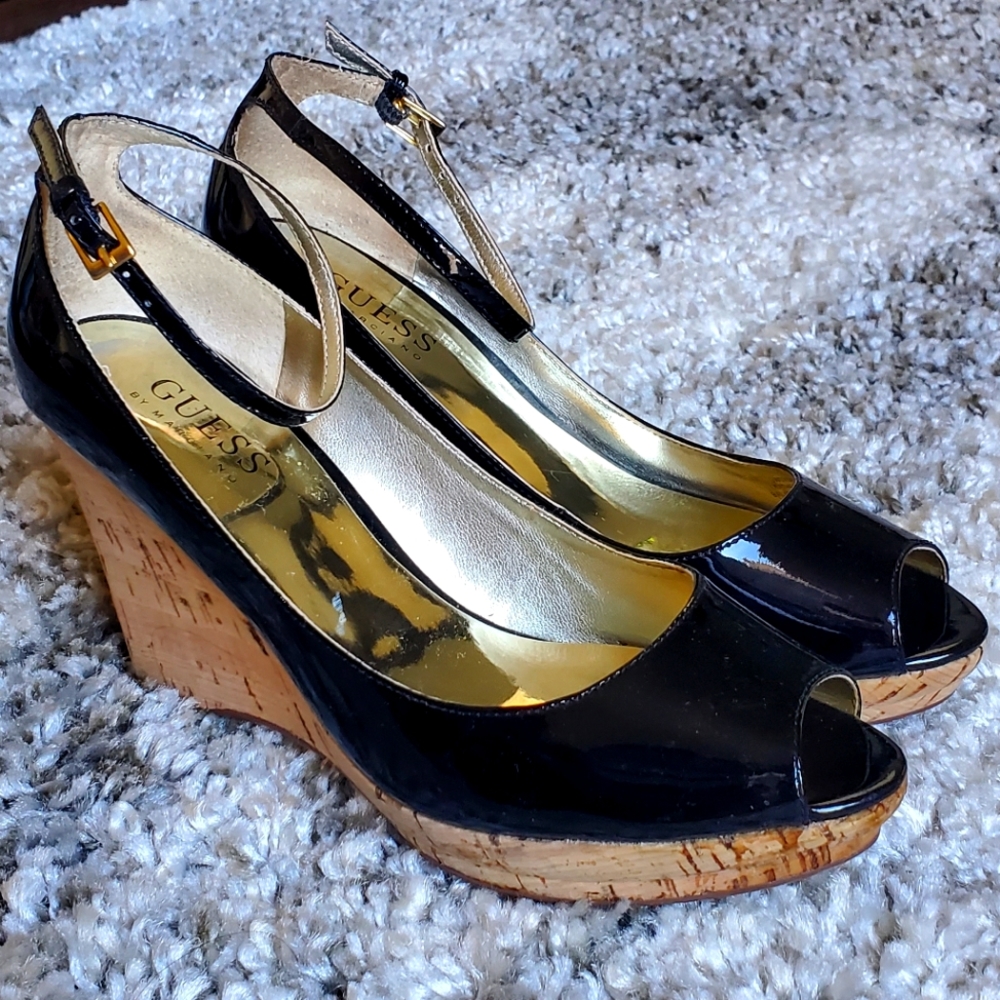 Black Guess Wedges